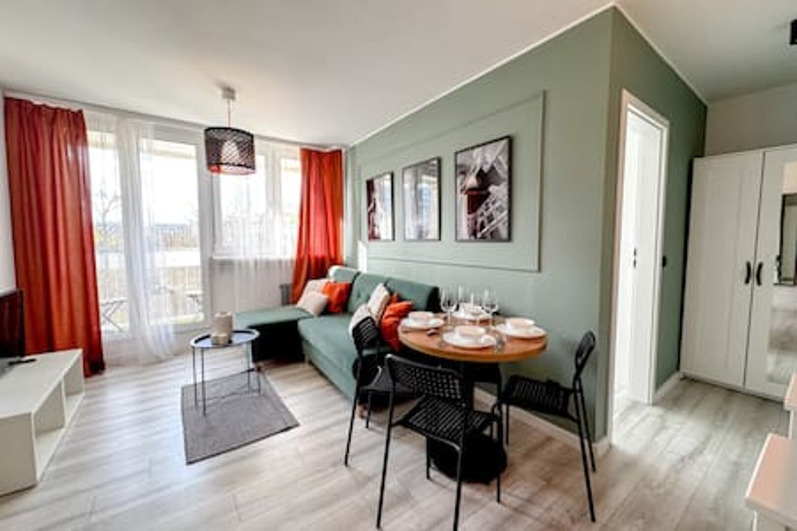 2min SkyTower! Stylowa Kuchnia 2BD, Balkon! Pociąg